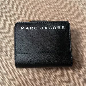 MARC JACOBS Saffiano Leather Wallet